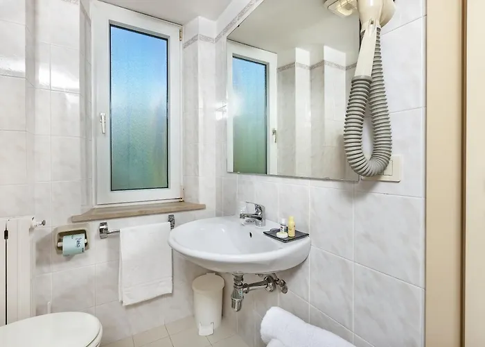 阿里米露酒店 4*